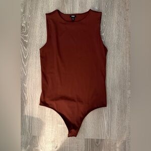 Express Body Contour High Compression High Neck Bodysuit - Maroon